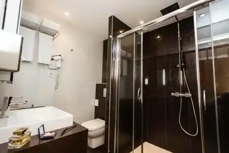 Best Western Hôtel d'Arc - 43