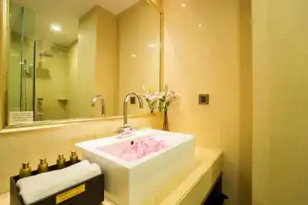 Best Western Chinatown - 78