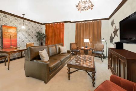 Hawthorn Suites by Wyndham - 5