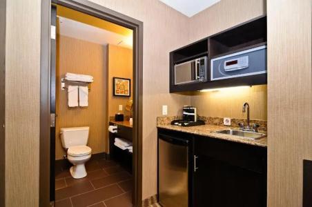 Best Western Premier Freeport Inn Airport - 39