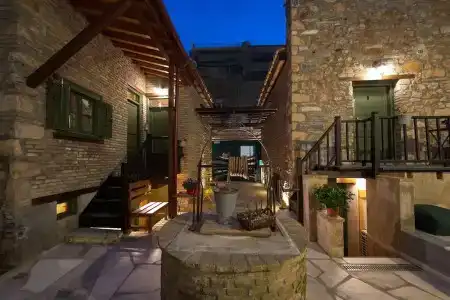 Athenian Residences - 135
