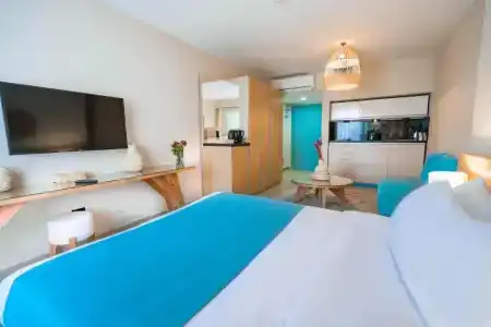 Redcon Suites - 112