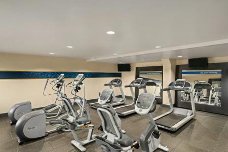 Hampton Inn Portland Airport - 24