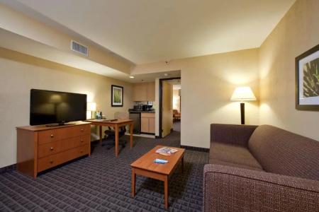 Best Western Plus Thunderbird Suites - 64