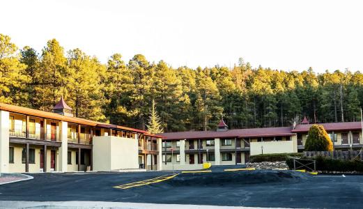 Red Roof Inn Plus+ – Grand Canyon - 12