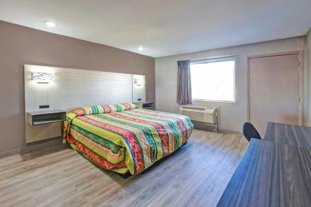 Super 7 Inn-Southwest - 44