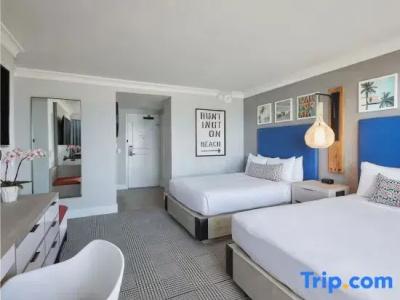 The Waterfront Beach Resort, A Hilton - 114