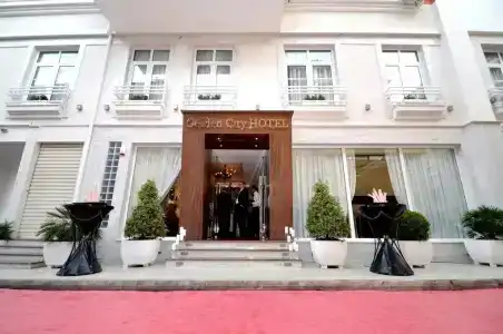 Golden City & Spa - 0