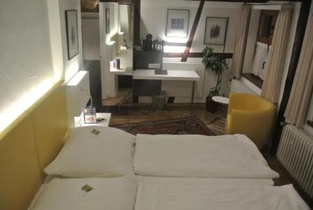 Hotel-Restaurant Goldenes Lamm - 81