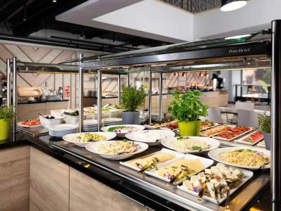 Ibis Poznan Centrum - 8