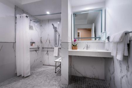 Beverly Hills Plaza & Spa - 9