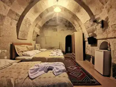 Falcon Cave Suites - 36