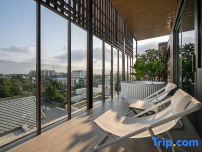 Shan Villas Sukhumvit - 272