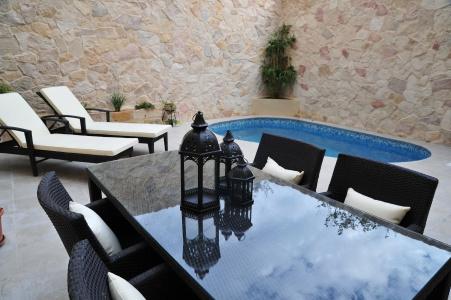 The Stonehouse - 15