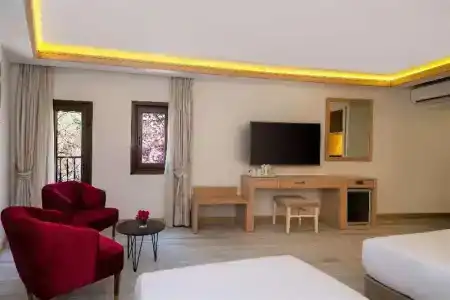 DoubleTree by Hilton Bodrum Marina Vista - 33