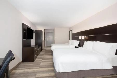 Holiday Inn Express & Suites, an IHG - 52