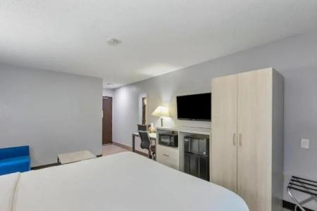 Days Inn by Wyndham Savannah Gateway I-95 - 16