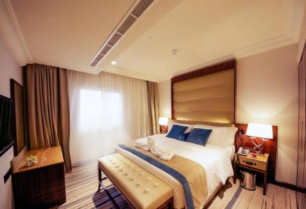 Ivory Inn - 3