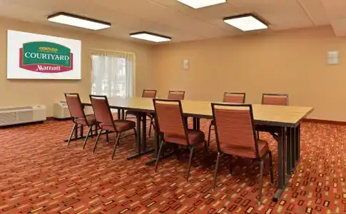 Courtyard by Marriott Dallas Northwest - 18