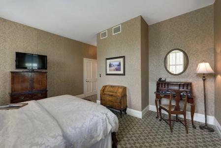 Nicollet Island Inn - 38