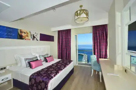 Azura Deluxe Resort & Spa - Ultra All Inclusive - 5
