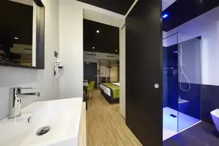 Aqua - 7