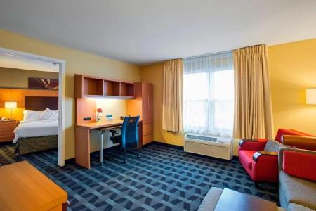 TownePlace Suites by Marriott Kansas City - 49
