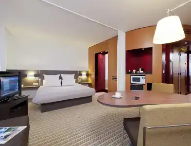 Novotel Suites Paris Montreuil Vincennes - 10