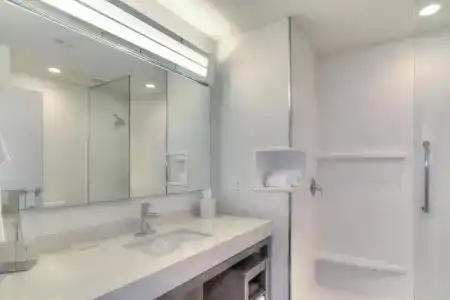 Courtyard by Marriott - 77