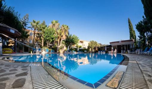 Apollonia Holiday - 78