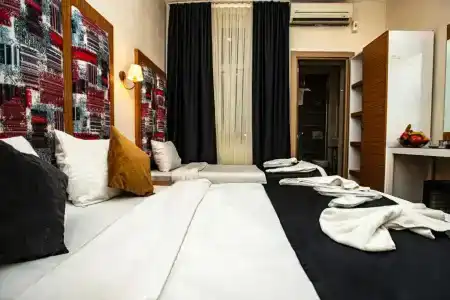 La Pazza Suites - 45