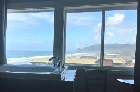 Starfish Manor Oceanfront - 102