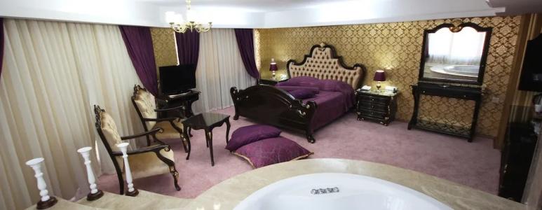 Grand Corner Boutique - 69