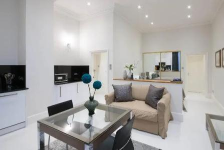 Queensgate Court - 321