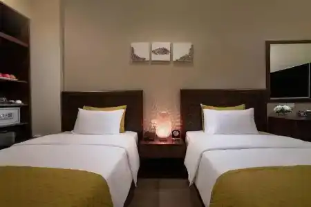 Hanoian Lakeside - 3