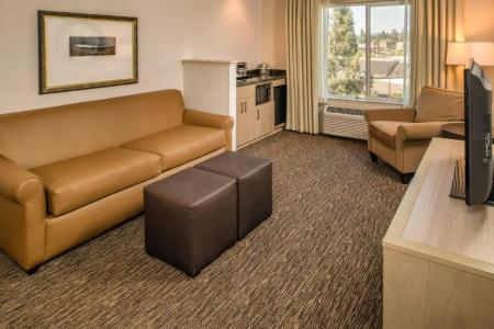 DoubleTree by Hilton - 65