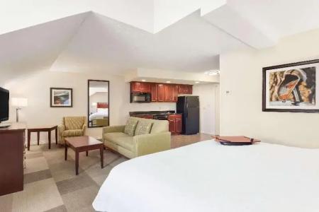Hampton Inn - Colchester - 63