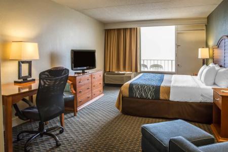 Comfort Inn South Oceanfront - 39