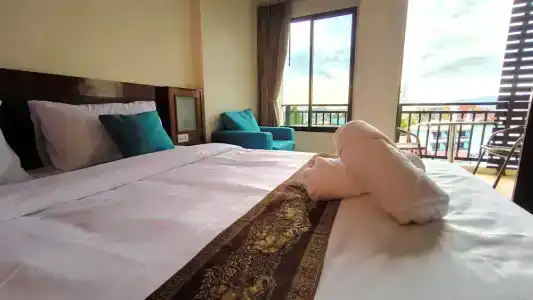 Lucky Patong - 85