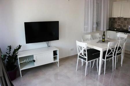 Corner - 94