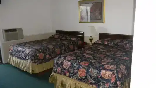 Yankee Clipper Inn - 9