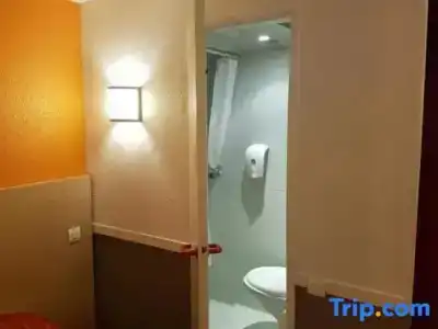 Première Classe Calais Centre-Gare - 34