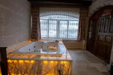 Underground Cave Suites - 111