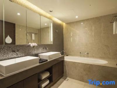 Ascott Raffles City - 82