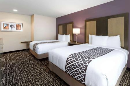 La Quinta by Wyndham Airport - 22