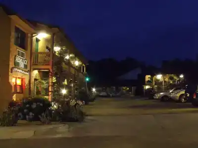 Hemlock Inn - 13