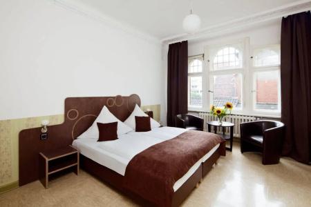 Three Little Pigs Hostel - Your Berlin Castle - 25