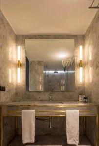 The Craton Sisli - 50