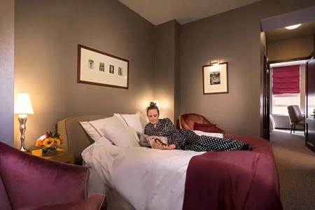 Giraffe by Library Hotel Collection - 87