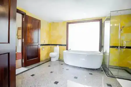 Diamond Bay Resort & Spa - 185